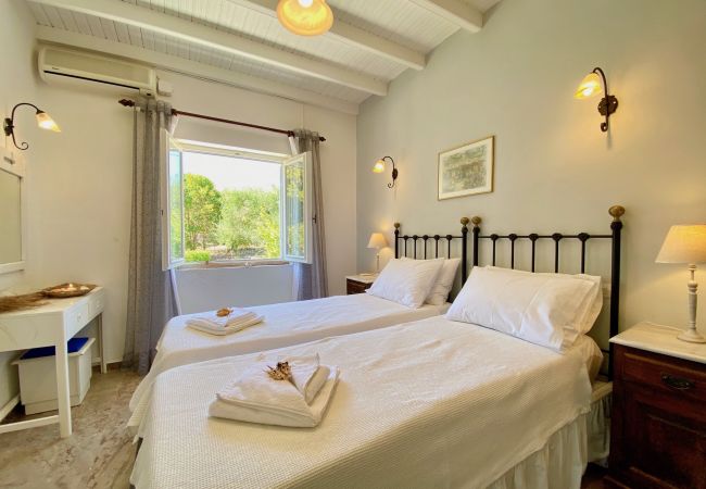 Villa in Kassiopi - Beach Villa Petros with private pool Villa in Kassiopi - Beach Villa Petros with private pool