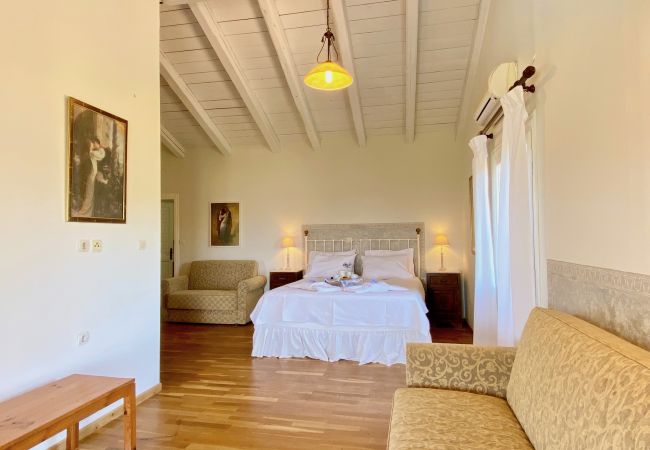Villa in Kassiopi - Beach Villa Petros with private pool Villa in Kassiopi - Beach Villa Petros with private pool