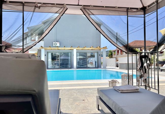 Villa in Sidari - Villa Cielo with private pool in Canal D'Amour Villa in Sidari - Villa Cielo with private pool in Canal D'Amour