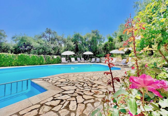 Villa in Kassiopi - Beach Villa Thespina with private pool Villa in Kassiopi - Beach Villa Thespina with private pool