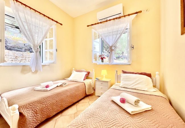 Villa in Kassiopi - Beach Villa Thespina with private pool Villa in Kassiopi - Beach Villa Thespina with private pool