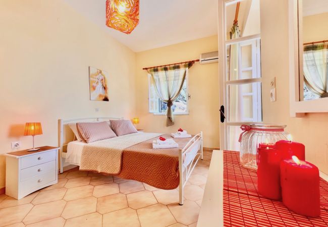 Villa in Kassiopi - Beach Villa Thespina with private pool Villa in Kassiopi - Beach Villa Thespina with private pool