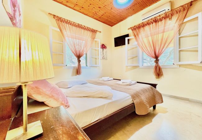 Villa in Kassiopi - Beach Villa Thespina with private pool Villa in Kassiopi - Beach Villa Thespina with private pool