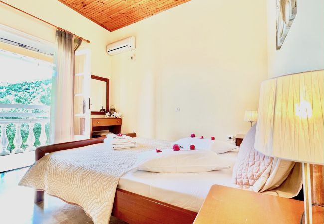 Villa in Kassiopi - Beach Villa Thespina with private pool Villa in Kassiopi - Beach Villa Thespina with private pool