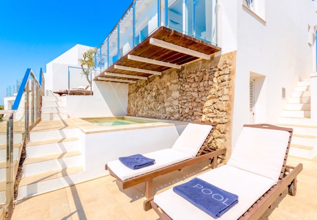 Villa in Calan Porter - Seafront Villa Bellavista with private heated pool Villa in Calan Porter - Seafront Villa Bellavista with private heated pool