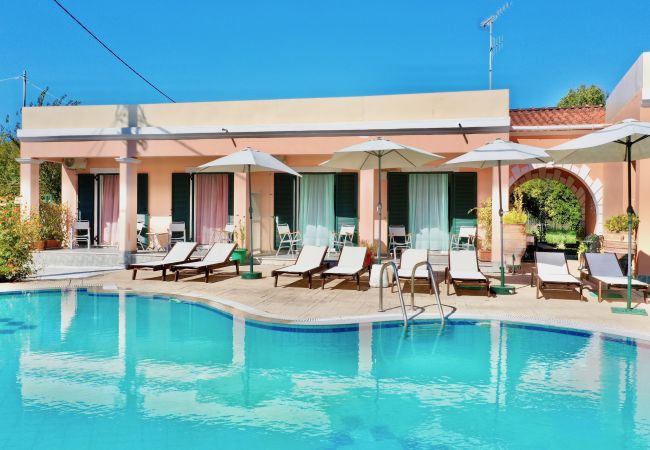 Villa in Velonades - Villa Bougarini with private pool Villa in Velonades - Villa Bougarini with private pool