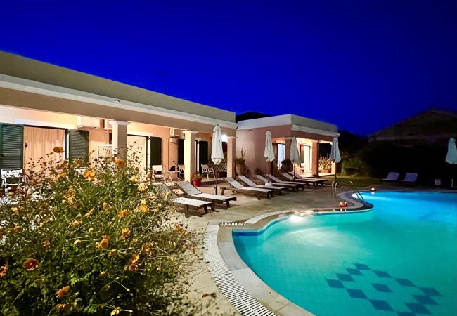 Villa in Velonades - Villa Bougarini with private pool Villa in Velonades - Villa Bougarini with private pool