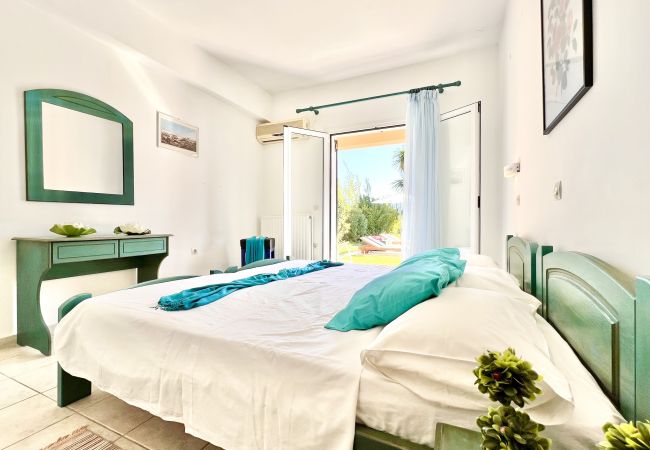 Villa in Velonades - Villa Bougarini with private pool Villa in Velonades - Villa Bougarini with private pool