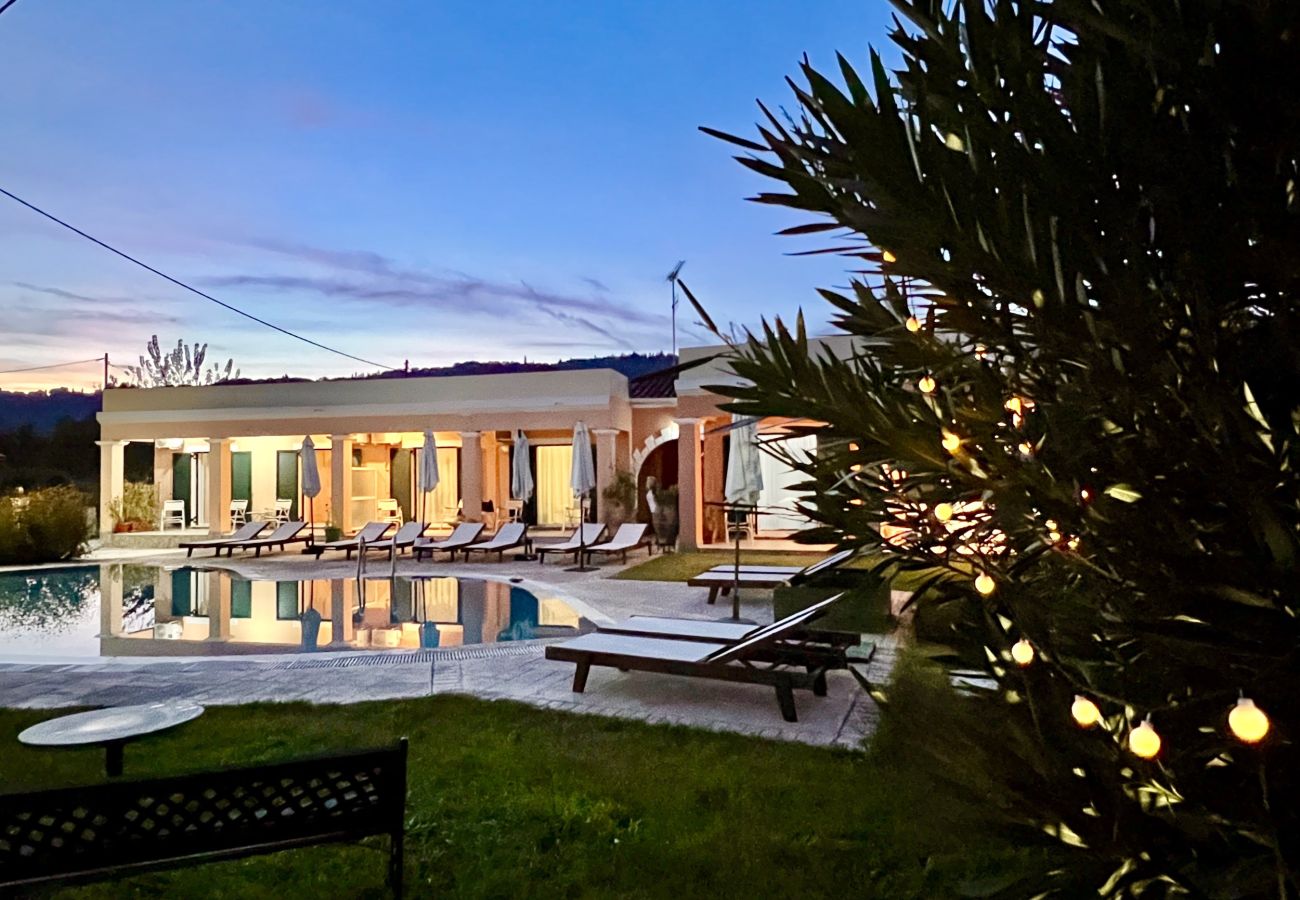 Villa in Velonades - Villa Bougarini with private pool