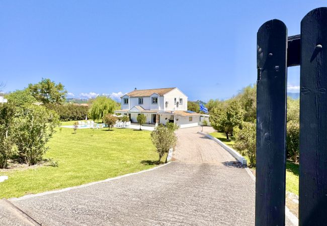 Villa in Velonades - Villa Rubina Sidari with private pool Villa in Velonades - Villa Rubina Sidari with private pool