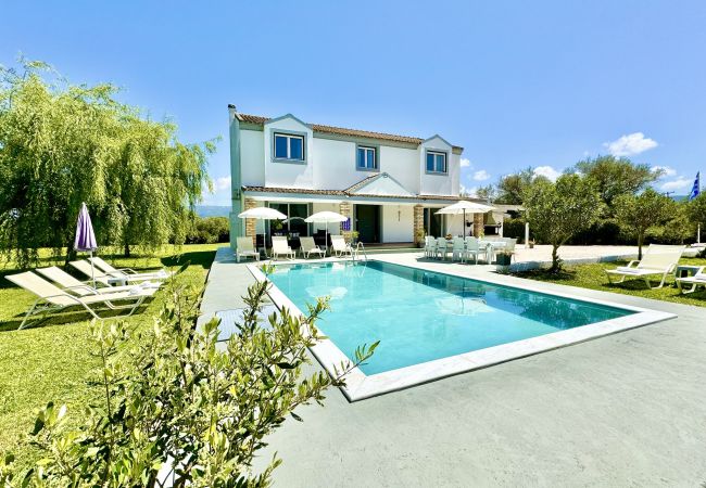 Villa in Velonades - Villa Rubina Sidari with private pool Villa in Velonades - Villa Rubina Sidari with private pool