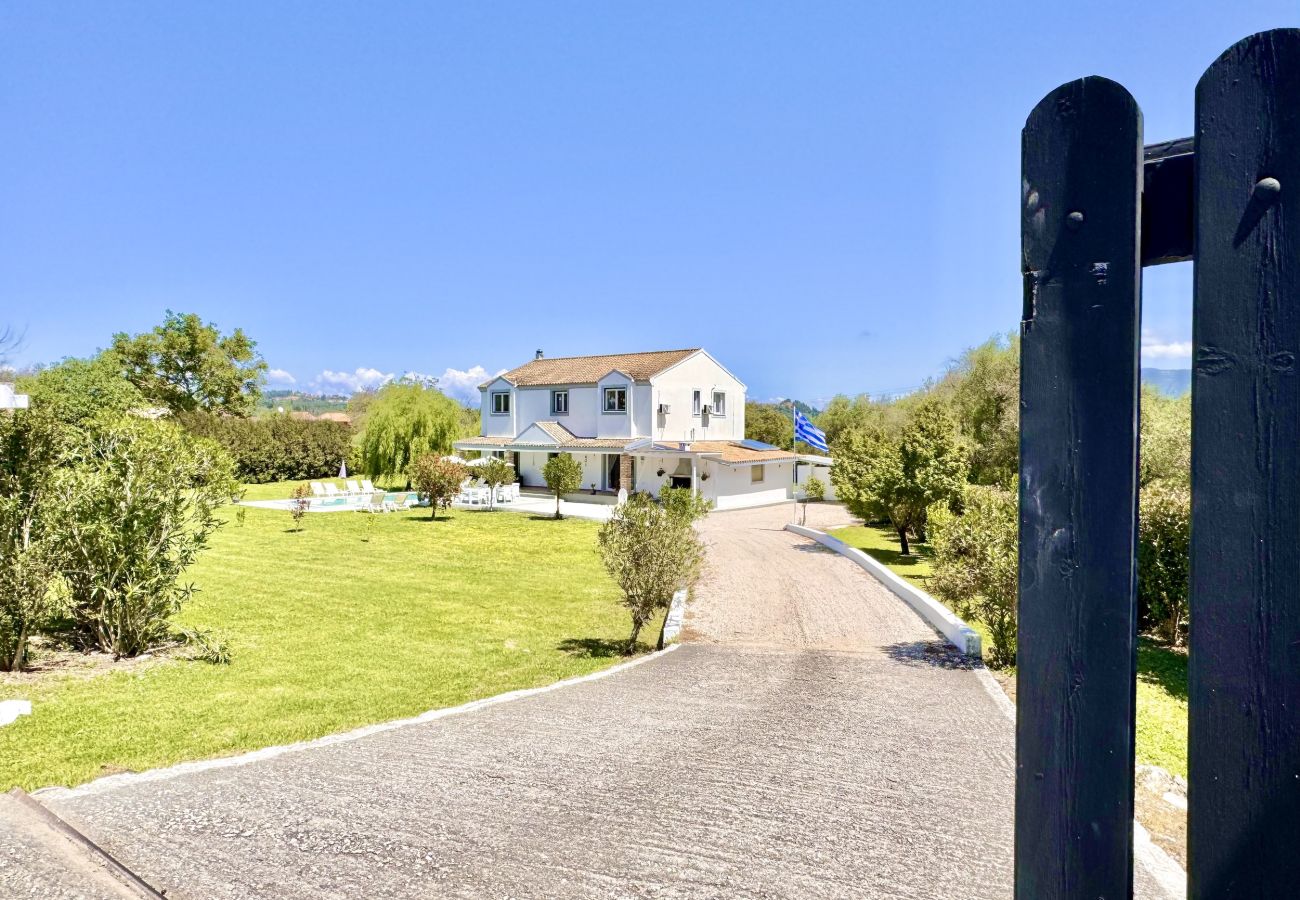 Villa in Velonades - Villa Rubina Sidari with private pool