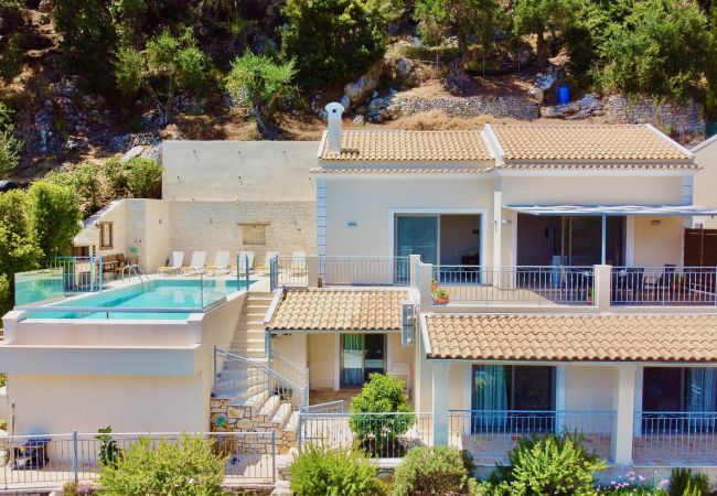 Villa in Vlachatika - Kalami Beach Villa with private heatable pool Villa in Vlachatika - Kalami Beach Villa with private heatable pool