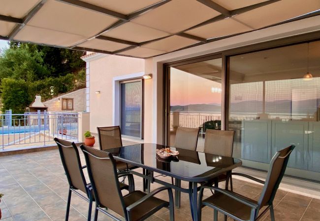 Villa in Vlachatika - Kalami Beach Villa with private heatable pool Villa in Vlachatika - Kalami Beach Villa with private heatable pool