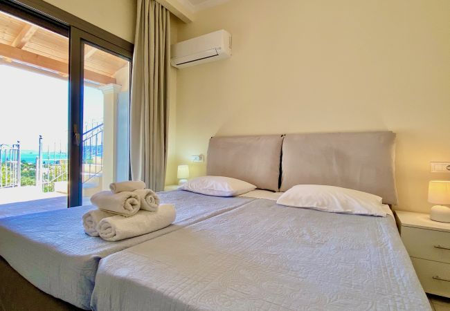 Villa in Vlachatika - Kalami Beach Villa with private heatable pool Villa in Vlachatika - Kalami Beach Villa with private heatable pool