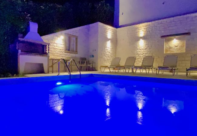 Villa in Vlachatika - Kalami Beach Villa with private heatable pool Villa in Vlachatika - Kalami Beach Villa with private heatable pool