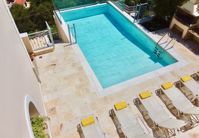 Villa in Vlachatika - Kalami Beach Villa with private heatable pool Villa in Vlachatika - Kalami Beach Villa with private heatable pool