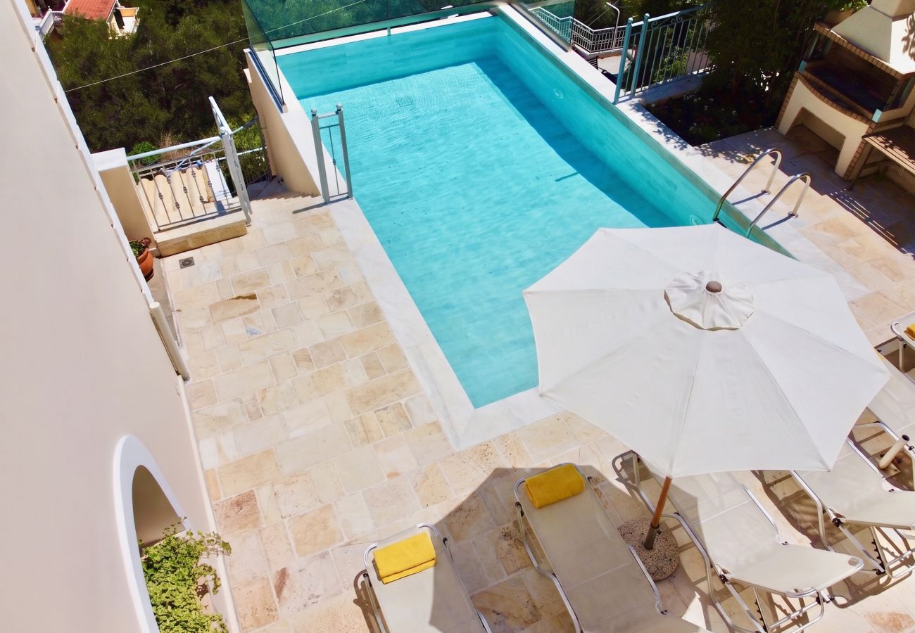 Villa in Vlachatika - Kalami Beach Villa with private heatable pool