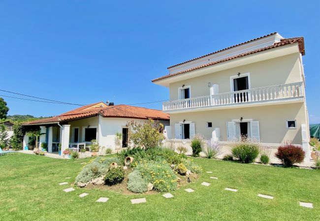 Villa in Agnos beach - Villa Doma with private pool Villa in Agnos beach - Villa Doma with private pool