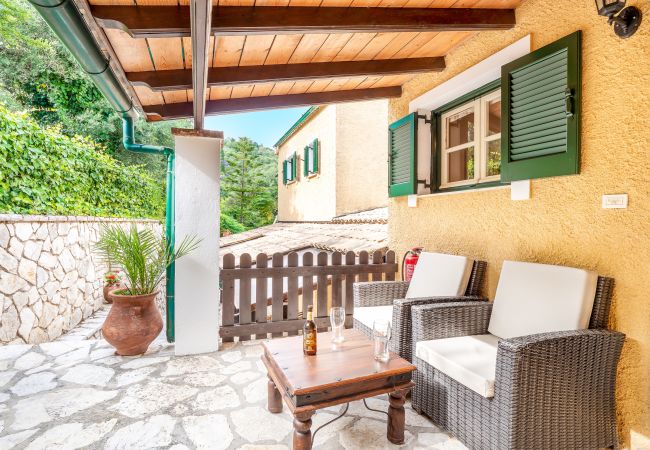 Villa in Agios Stefanos Kassiopi - Villa Varvara Kerasia with private pool Villa in Agios Stefanos Kassiopi - Villa Varvara Kerasia with private pool