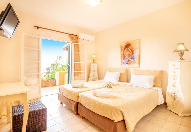 Villa in Agios Stefanos Kassiopi - Villa Varvara Kerasia with private pool Villa in Agios Stefanos Kassiopi - Villa Varvara Kerasia with private pool