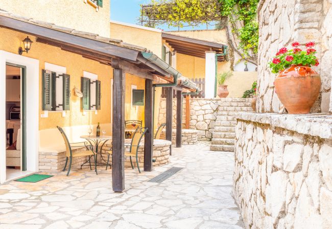 Villa in Agios Stefanos Kassiopi - Villa Varvara Kerasia with private pool Villa in Agios Stefanos Kassiopi - Villa Varvara Kerasia with private pool