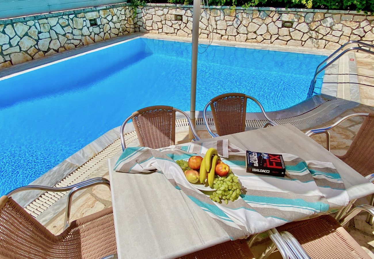 Villa in Kassiopi - Villa Olga Kassiopi with private pool