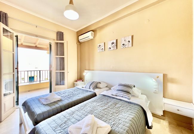 Villa in Ag. Stefanos - Beachfront Villa Bellevue Villa in Ag. Stefanos - Beachfront Villa Bellevue