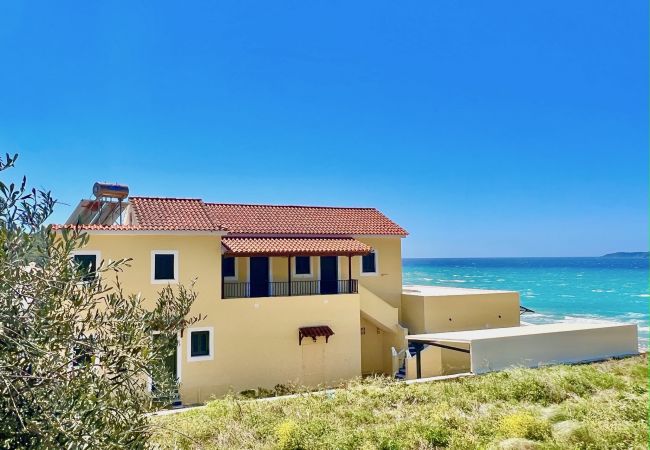 Villa in Ag. Stefanos - Beachfront Villa Bellevue Villa in Ag. Stefanos - Beachfront Villa Bellevue