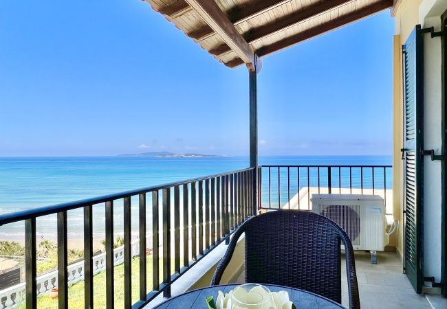 Villa in Ag. Stefanos - Beachfront Villa Bellevue Villa in Ag. Stefanos - Beachfront Villa Bellevue