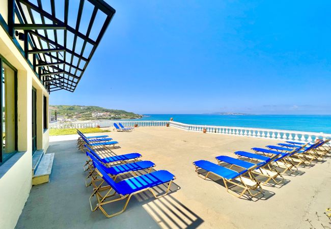 Villa in Ag. Stefanos - Beachfront Villa Bellevue Villa in Ag. Stefanos - Beachfront Villa Bellevue