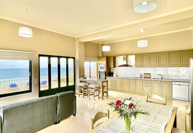 Villa in Ag. Stefanos - Beachfront Villa Bellevue Villa in Ag. Stefanos - Beachfront Villa Bellevue