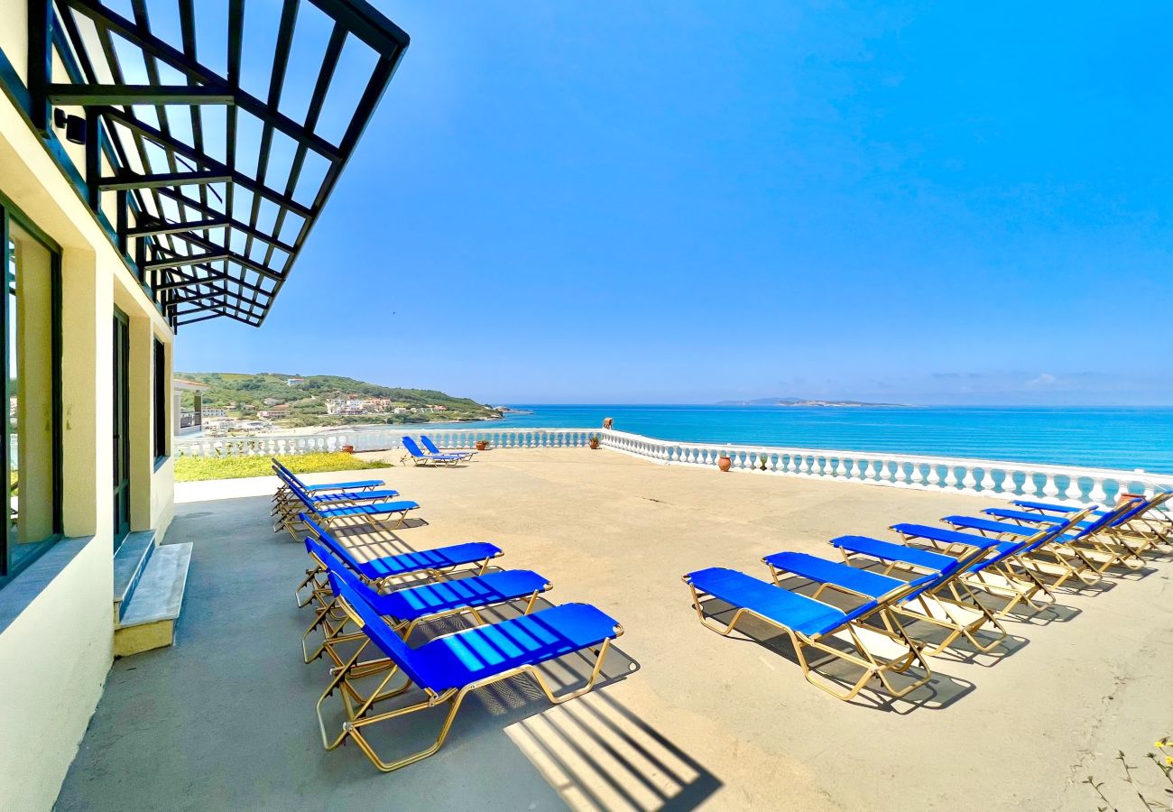 Villa in Ag. Stefanos - Beachfront Villa Bellevue