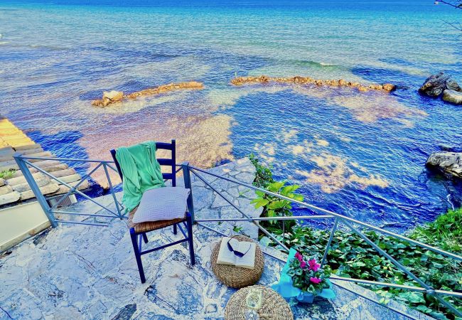 Villa in Kassiopi - Apraos Beachfront Studio Villa in Kassiopi - Apraos Beachfront Studio