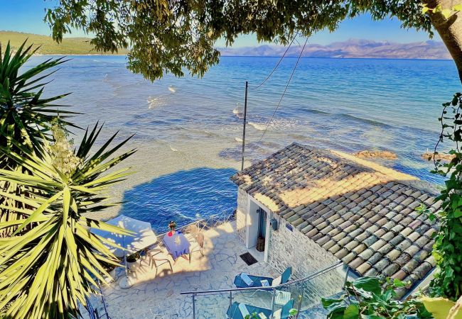 Villa in Kassiopi - Apraos Beachfront Studio Villa in Kassiopi - Apraos Beachfront Studio