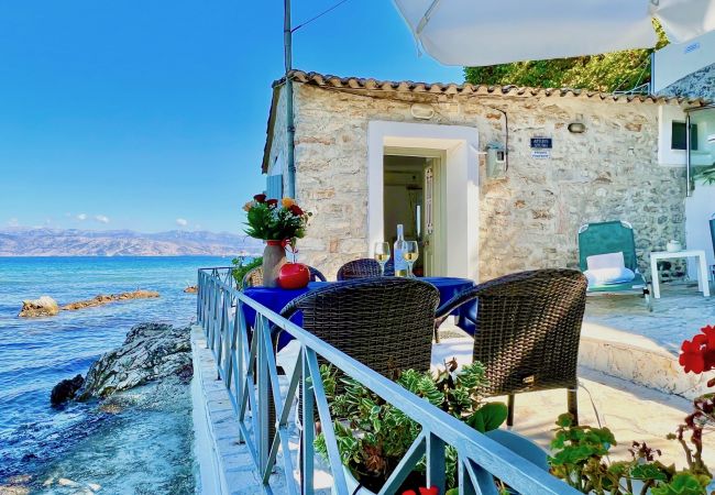 Villa in Kassiopi - Apraos Beachfront Studio Villa in Kassiopi - Apraos Beachfront Studio