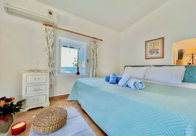 Villa in Kassiopi - Apraos Beachfront Studio Villa in Kassiopi - Apraos Beachfront Studio
