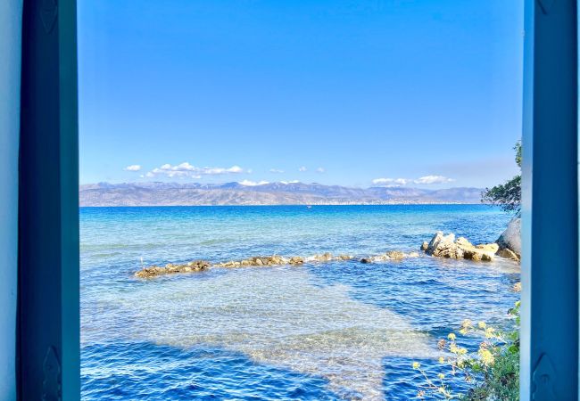 Villa in Kassiopi - Apraos Beachfront Studio Villa in Kassiopi - Apraos Beachfront Studio