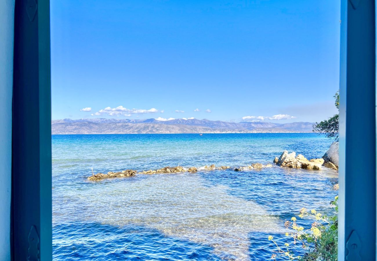 Villa in Kassiopi - Apraos Beachfront Studio