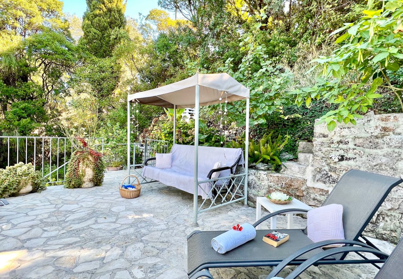 Villa in Kassiopi - Apraos Beachfront House