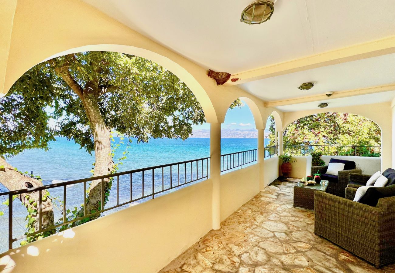 Villa in Kassiopi - Apraos Beachfront House