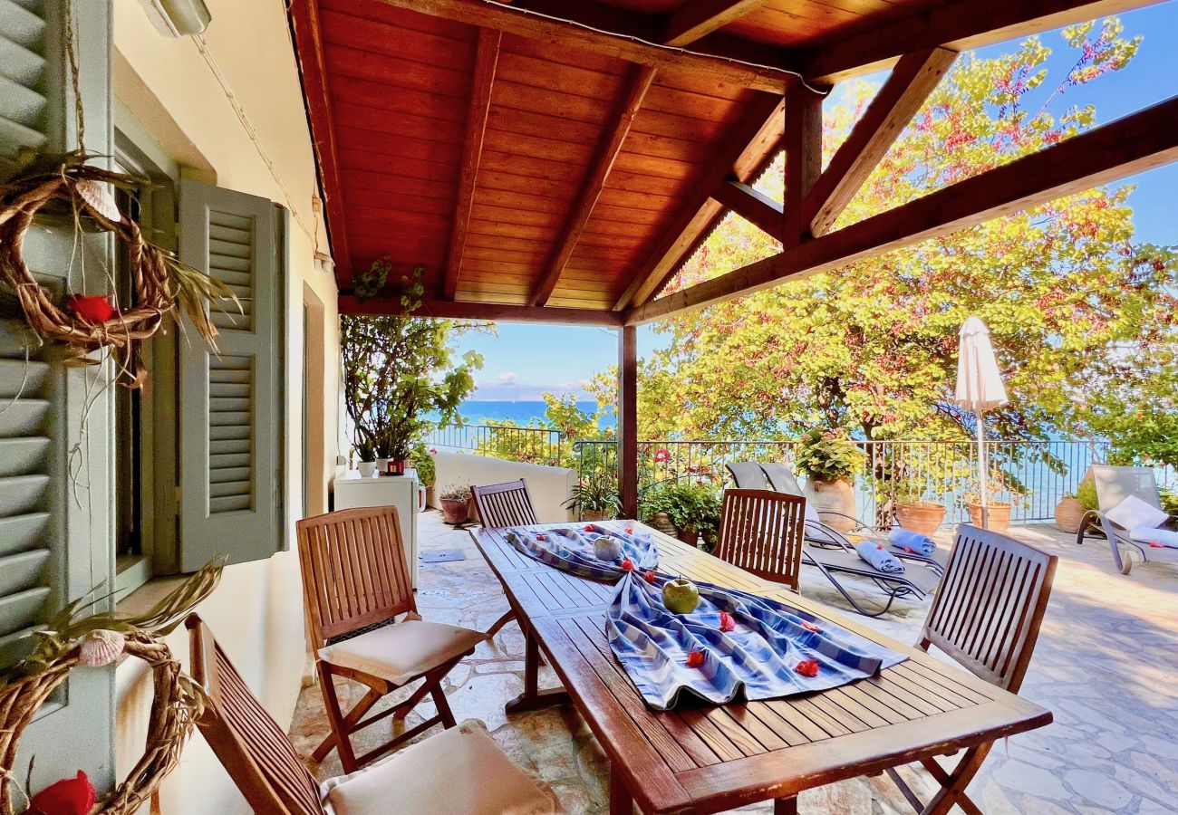 Villa in Kassiopi - Apraos Beachfront House