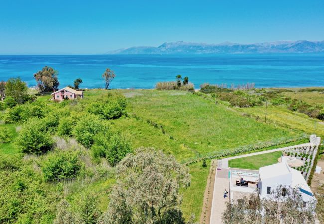 Villa in Agnos beach - Danune Luxury Beachfront Villa with private pool Villa in Agnos beach - Danune Luxury Beachfront Villa with private pool