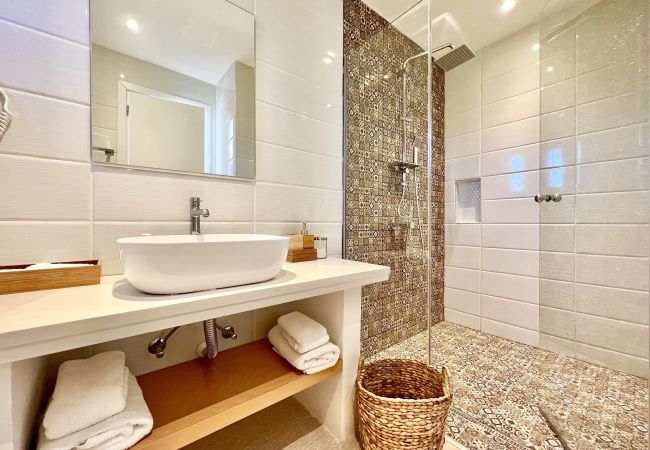 Villa in Agnos beach - Danune Luxury Beachfront Villa with private pool Villa in Agnos beach - Danune Luxury Beachfront Villa with private pool