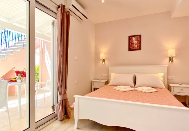Apartment in Nissaki - Nissaki Cyclamen Luxury Apartment Apartment in Nissaki - Nissaki Cyclamen Luxury Apartment