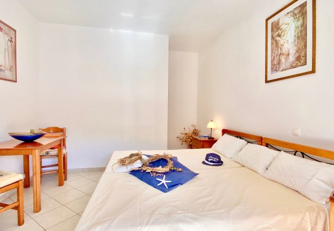 Apartment in Messonghi - Villa Ourania - Studio 4 garden view Apartment in Messonghi - Villa Ourania - Studio 4 garden view