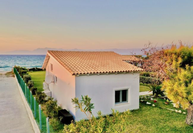 Villa in Acharavi - Beachfront Villa Stato Da Mar Romantic Villa in Acharavi - Beachfront Villa Stato Da Mar Romantic