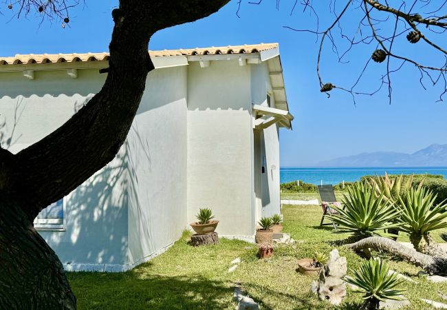 Villa in Acharavi - Beachfront Villa Stato Da Mar Romantic Villa in Acharavi - Beachfront Villa Stato Da Mar Romantic