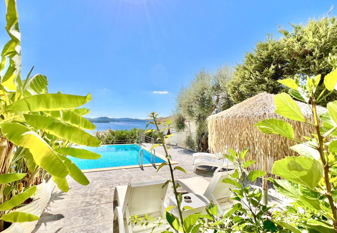 Villa in Perigiali - Luxury Villa San George with private pool