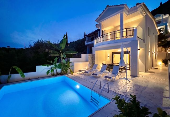 Villa in Perigiali - Luxury Villa Agios Dimitrios with private pool